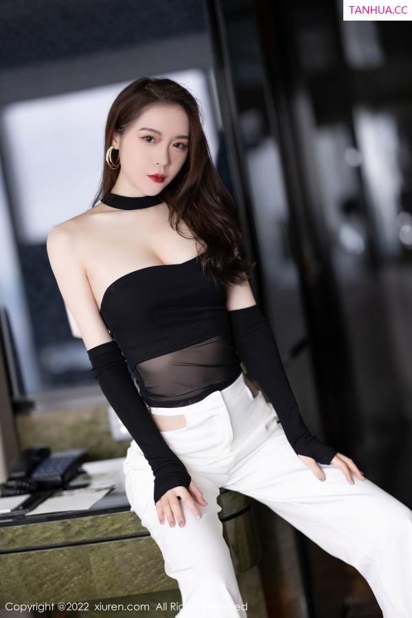 梦心玥  [XiuRen]高清写真图 2022.08.24 No.5487 梦心玥第11张图片